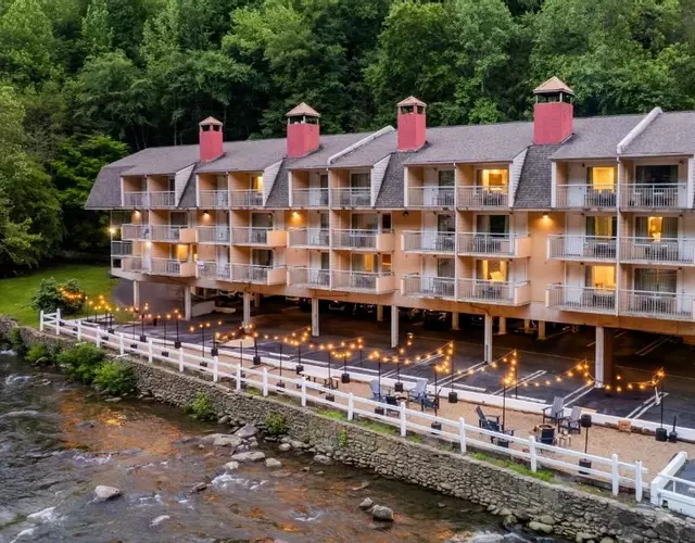 Gatlinburg River Inn