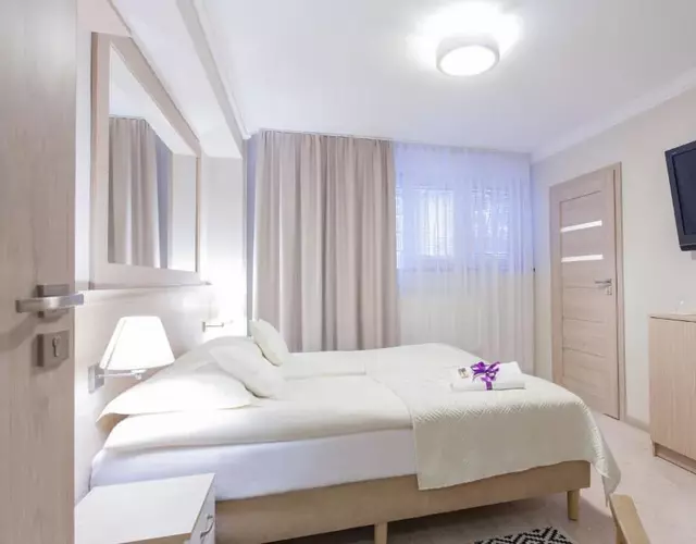 Villa Anna - Noclegi Rooms - FREE parking, taras, 1500m do Starówki