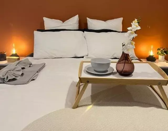 Private room in Benton's way