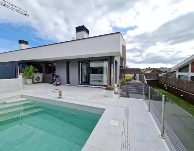 BEACH HOUSE with swimming pool