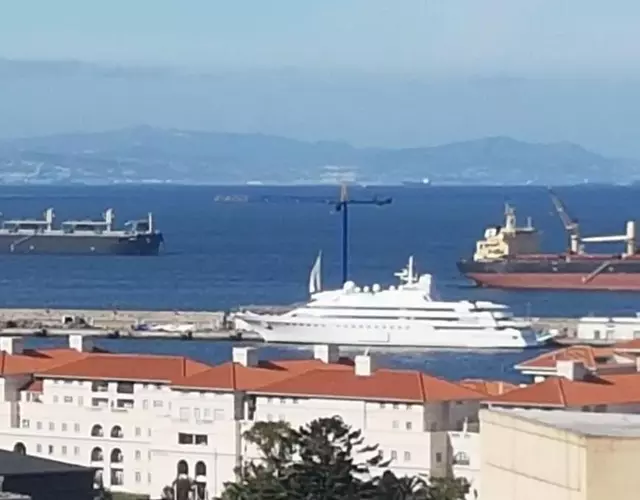 Charming Colonial Flat in historic building