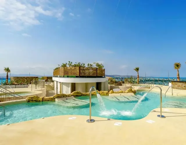 Seaside Serenity Oasis - High floor - Stunning Views