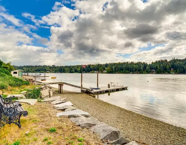 Bayfront Home with Private Beach in Vaughn!