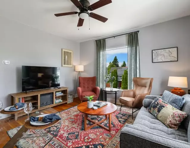 King Bed, Near DT and Best Restaurants, Pets OK!