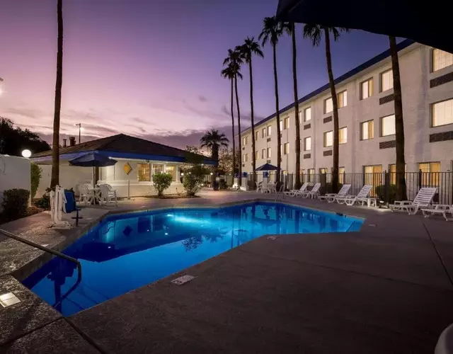 Days Inn & Suites by Wyndham Mesa Near Phoenix