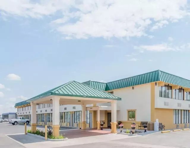 Howard Johnson by Wyndham Gillette