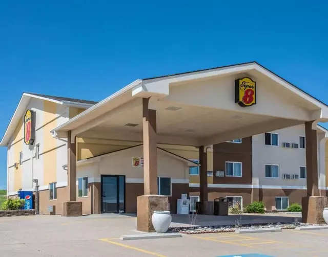 Super 8 by Wyndham Gillette