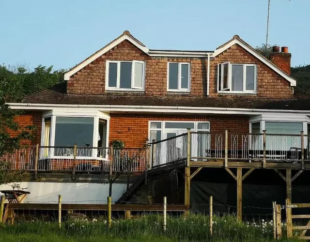 Healing Waters Sanctuary for Exclusive Private Hire and Self Catering Board, Vegetarian, Alcohol & Wifi Free Retreat in Glastonbury