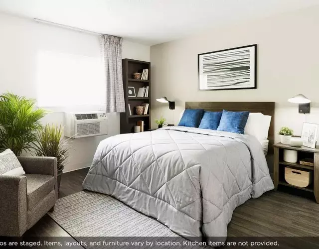 InTown Suites Extended Stay Chicago IL - Oakbrook