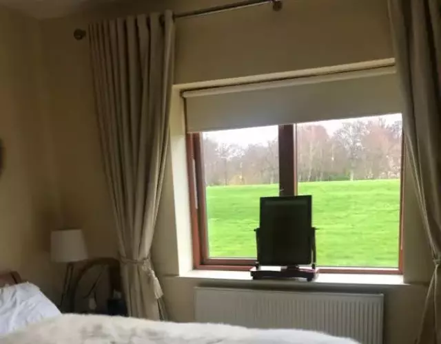 Private Room in Apartment beside Druids Glen Hotel