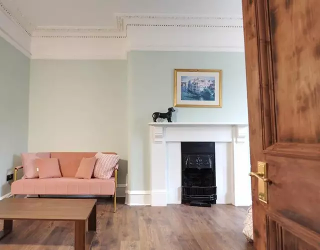 Stylish Fringe Flat Near Leith Walk Fast Wi-Fi & Self Check-In