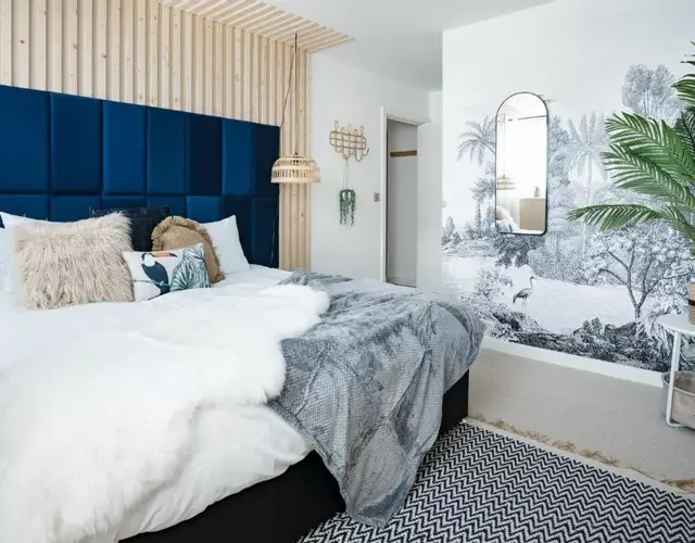 2-bed near Gloucester & Cotswolds - 2x parking, desk, fibre, arcade