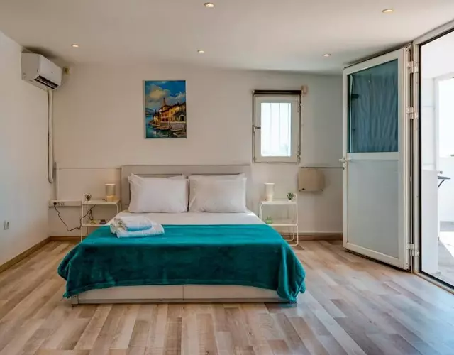 Top-Floor Studio in Glyfada Center with Sea View