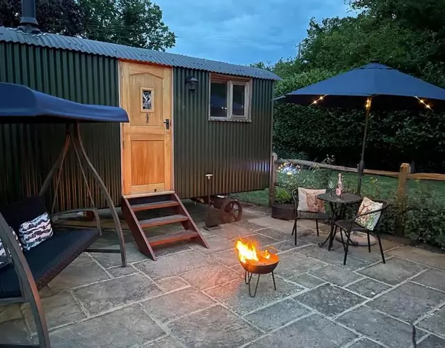 Forest View Shepherd Hut Stag hut