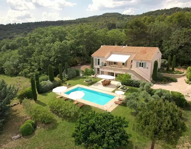 Le mas sous les étoiles