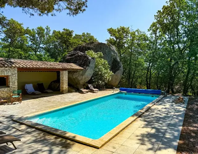 Mas provençal à Gordes avec piscine chauffée et vue sur le Luberon - Roc de Tuaran