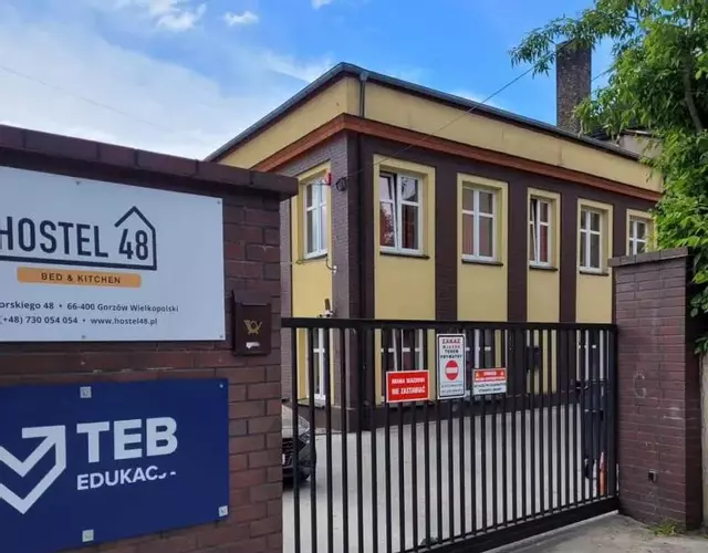 Hostel48