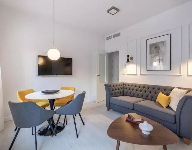 Central stylish and elegant 1 & 2 BR apartment II