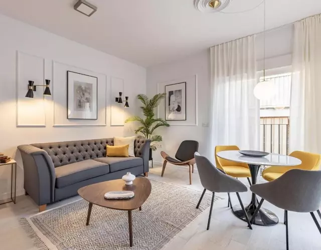 Central Stylish and Elegant 1 & 2 BR apartments I