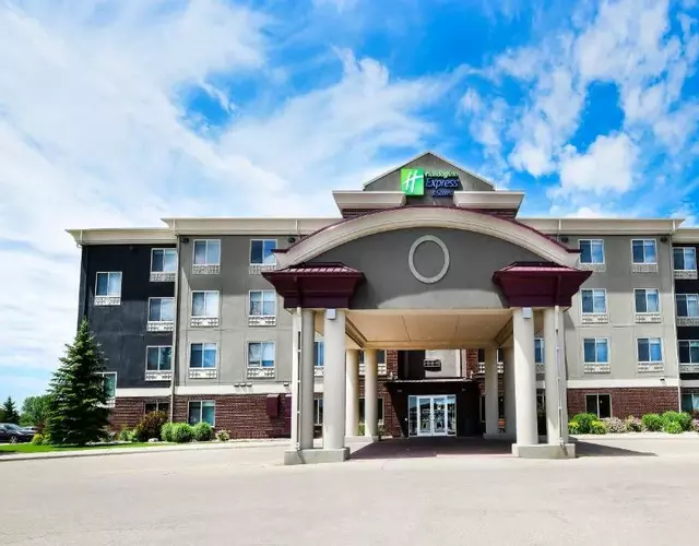 Holiday Inn Express Hotel & Suites Grand Forks by IHG