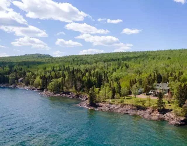 Thomsonite Inn on Lake Superior