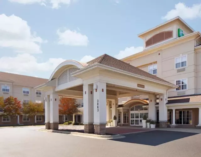 Holiday Inn Grand Rapids-Airport by IHG