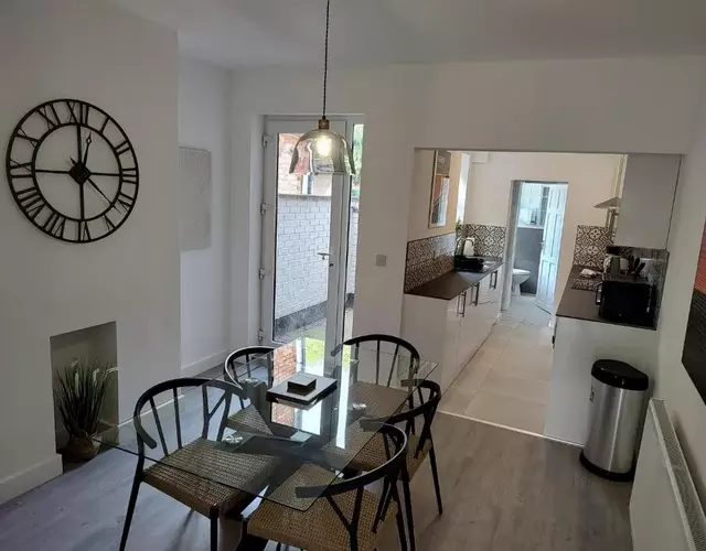 5 Fernie ave contractor home in center of Melton Mowbray
