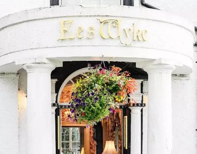 Ees Wyke Country House