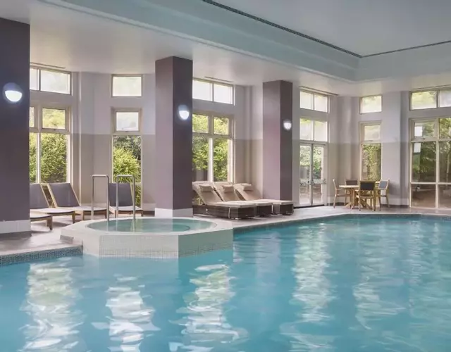 DoubleTree by Hilton Dartford Bridge