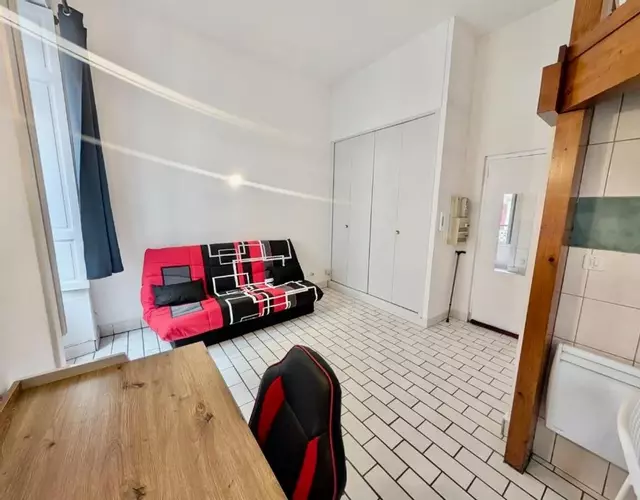 Studio in Hyper Centre Close to All Amenities