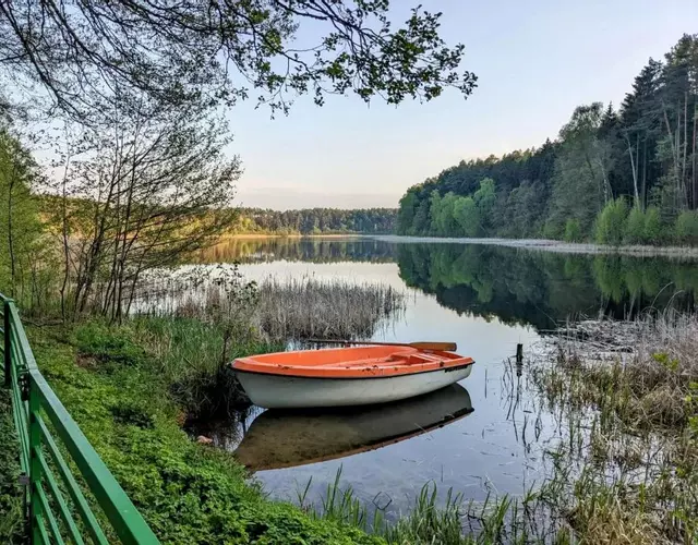 Domek na plaży, jezioro Rybno