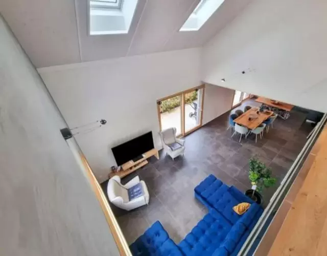 Maison neuve indépendante louée spécialement pour les vacances