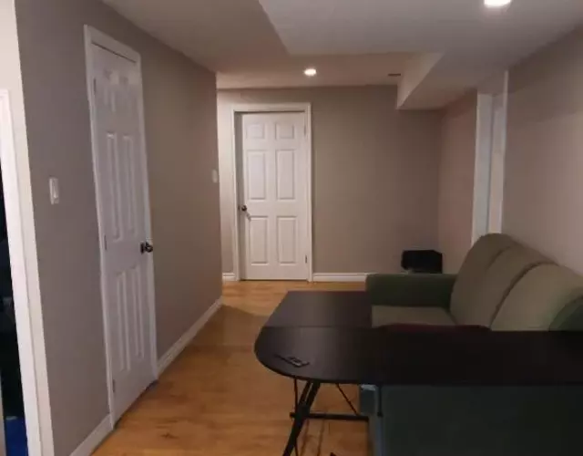 CheapSleep Room Near Kitchener Airport- 24X7 Checkin