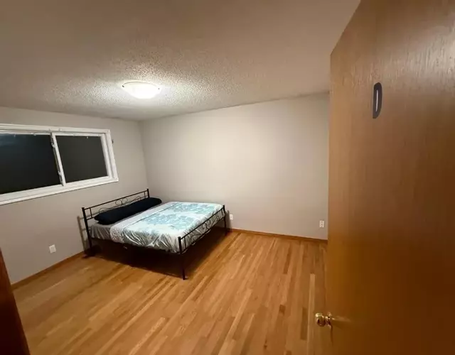 Smart Budget Friendly Room-Near Airport, Groceries,College