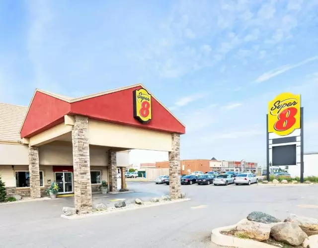 Super 8 by Wyndham Cambridge/Kitchener/Waterloo Area