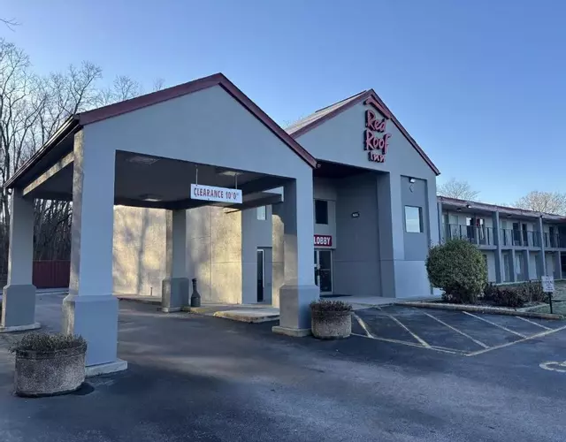 HomeTowne Studios by Red Roof Hagerstown - Williamsport, MD