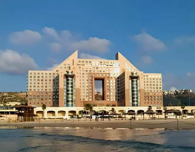 Luxury Penthouses with Jacuzzi for 8 people on the beach by Almog Beach Haifa Apartments