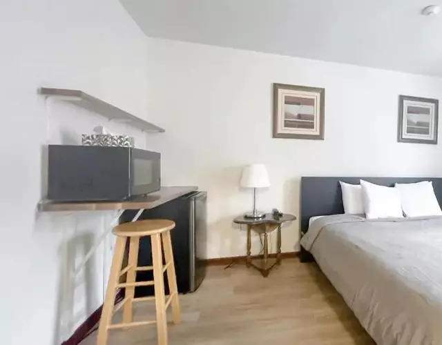 Commons Inn