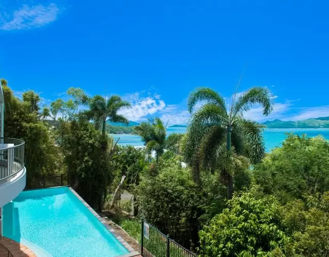 Seascape on Shutehaven - Whitsunday Views Holiday Home