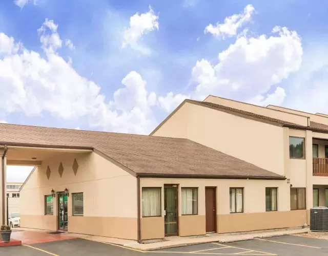 Days Inn by Wyndham Hannibal