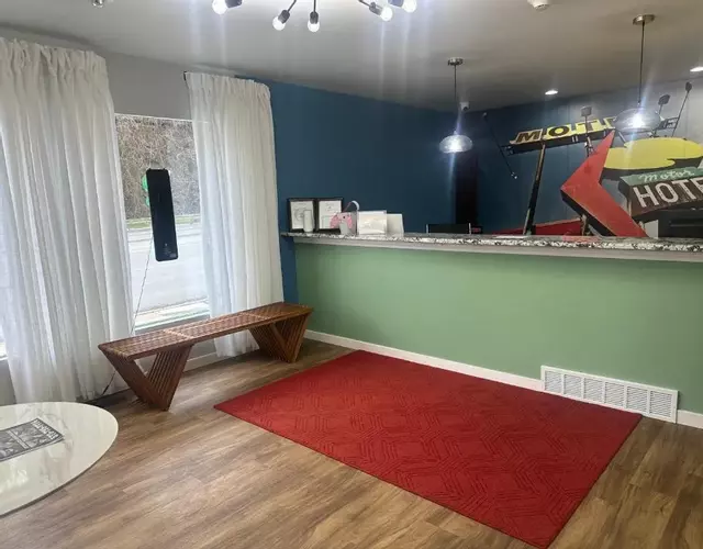 Lighthouse Suites