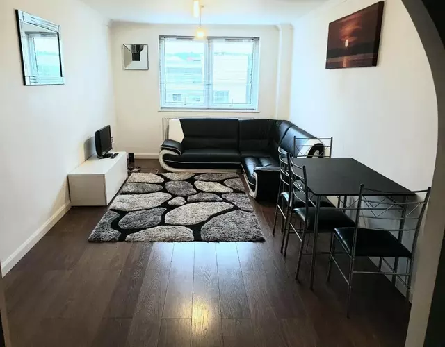 Spacious modern flat in Luton town centre