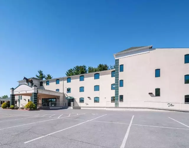 Rodeway Inn & Suites