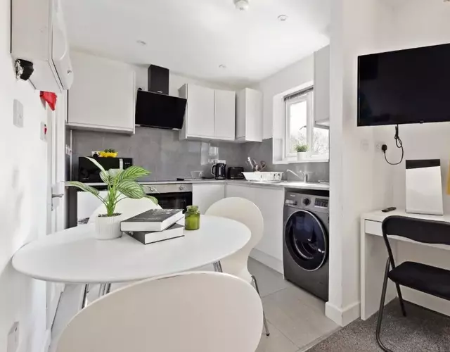 South Harrow Apartment