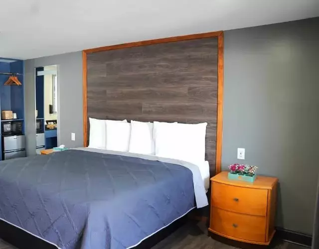 Carrier Motor Lodge