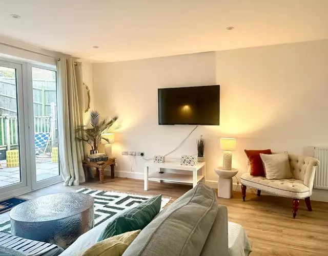 Five bedroom family house