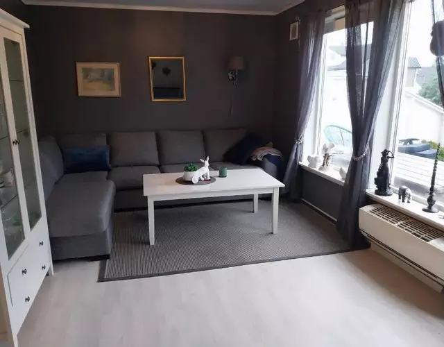 Nær sentrum skog å strand