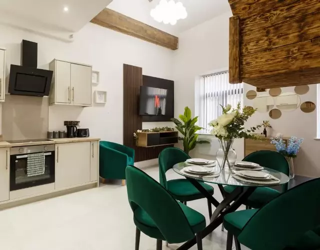 Bradford Luxury Central Apartment
