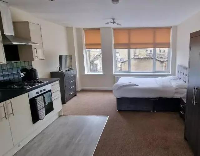 PENTHOUSE APARTMENT IN CENTRAL HALIFAX