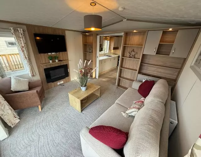 Goldfinch Lodge at Brickyard Lakes